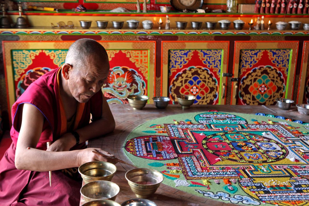 Ladakh,,India,-,September,03,,2011:,Buddhist,Monks,Making,Sand